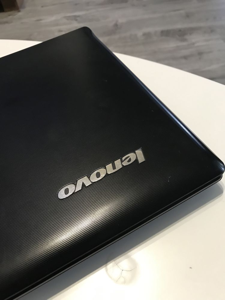 Продам бу ноутбук Lenovo G575