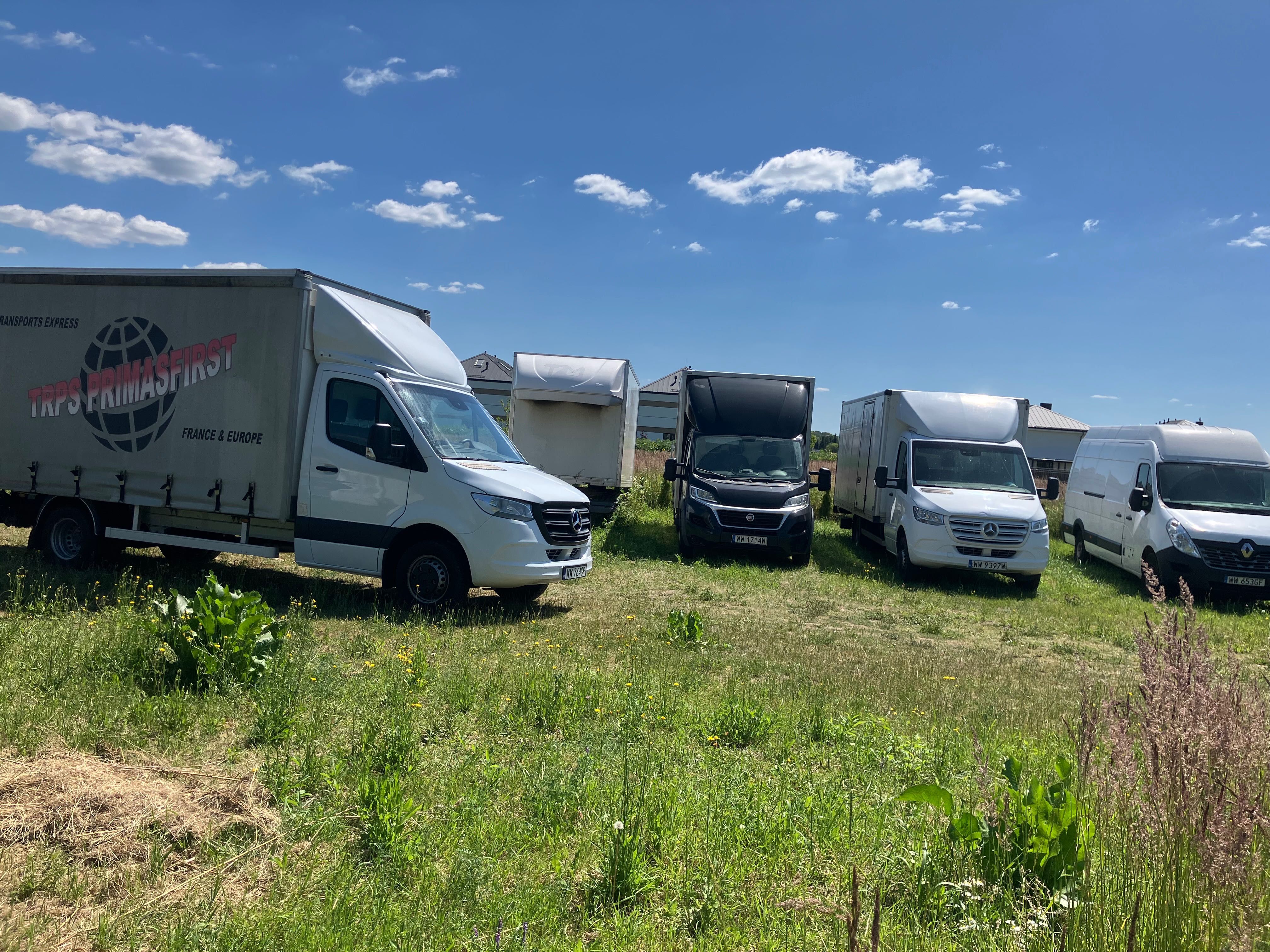 wynajem  auto wypożyczalnia dostawczy plandeka firanka z windą