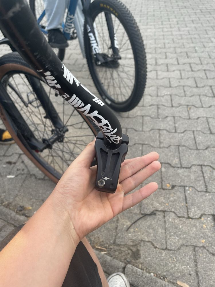 Kierownica ns bikes proof z mostkiem ns bikes przystosowana do dirta