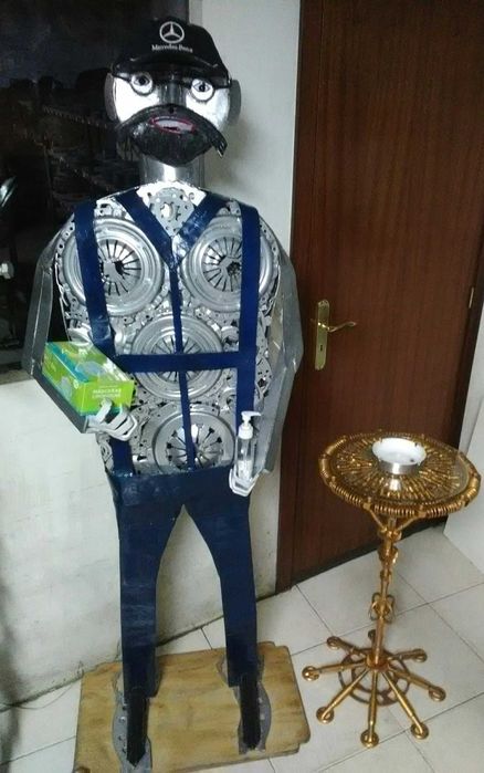 Escultura em tamanho real