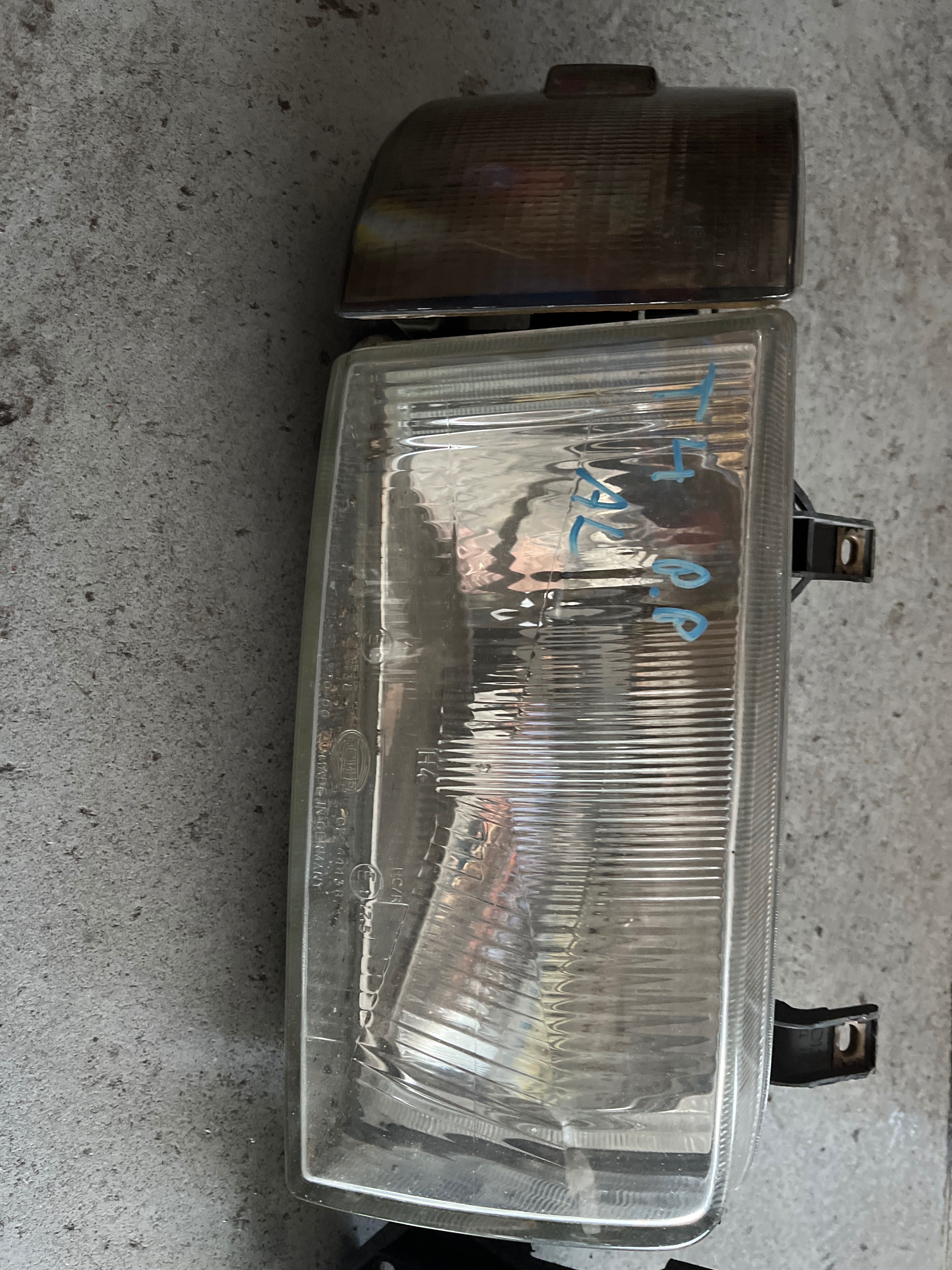 Vw T4 lampa prawa lewa przód Hella