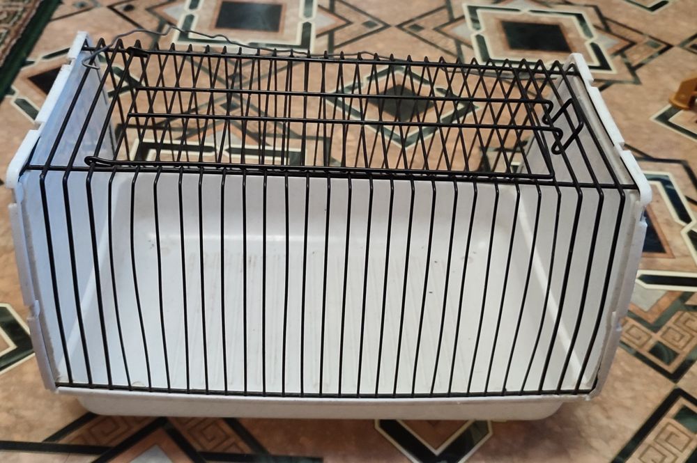 Клетка, поильник, домик