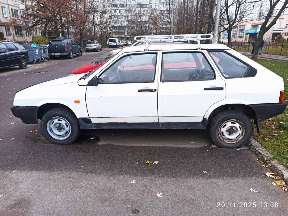 Продам ВАЗ 09 нова резина,ходова вся зроблена