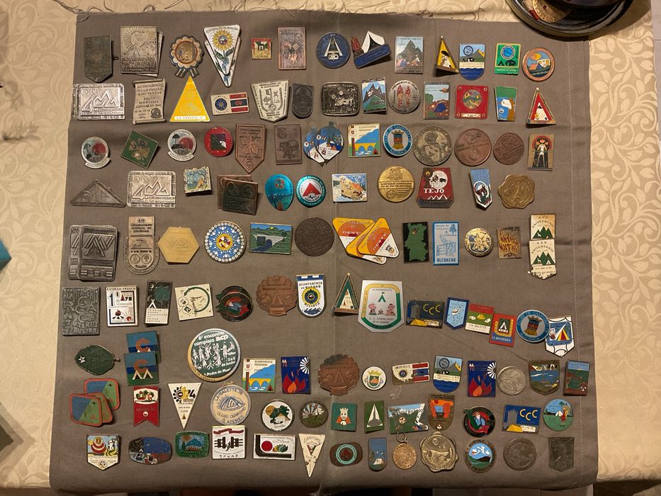 Chapas antigas Clube Campismo e Caravanismo anos 70