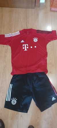 Camisola e calções Oficial do BAYERN