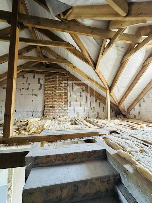 БЕЗ КОМІСІЇ! цегляний ТаунХаус без ремонту. ПАСПОРТНИЙ стіл