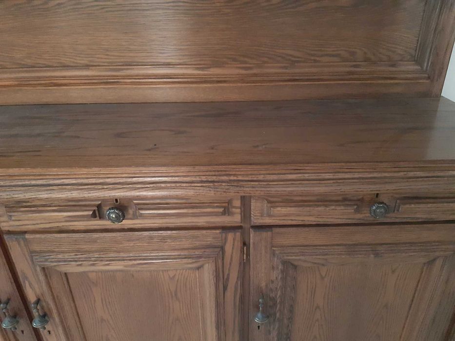 Móvel grande de sala de jantar - louceiro