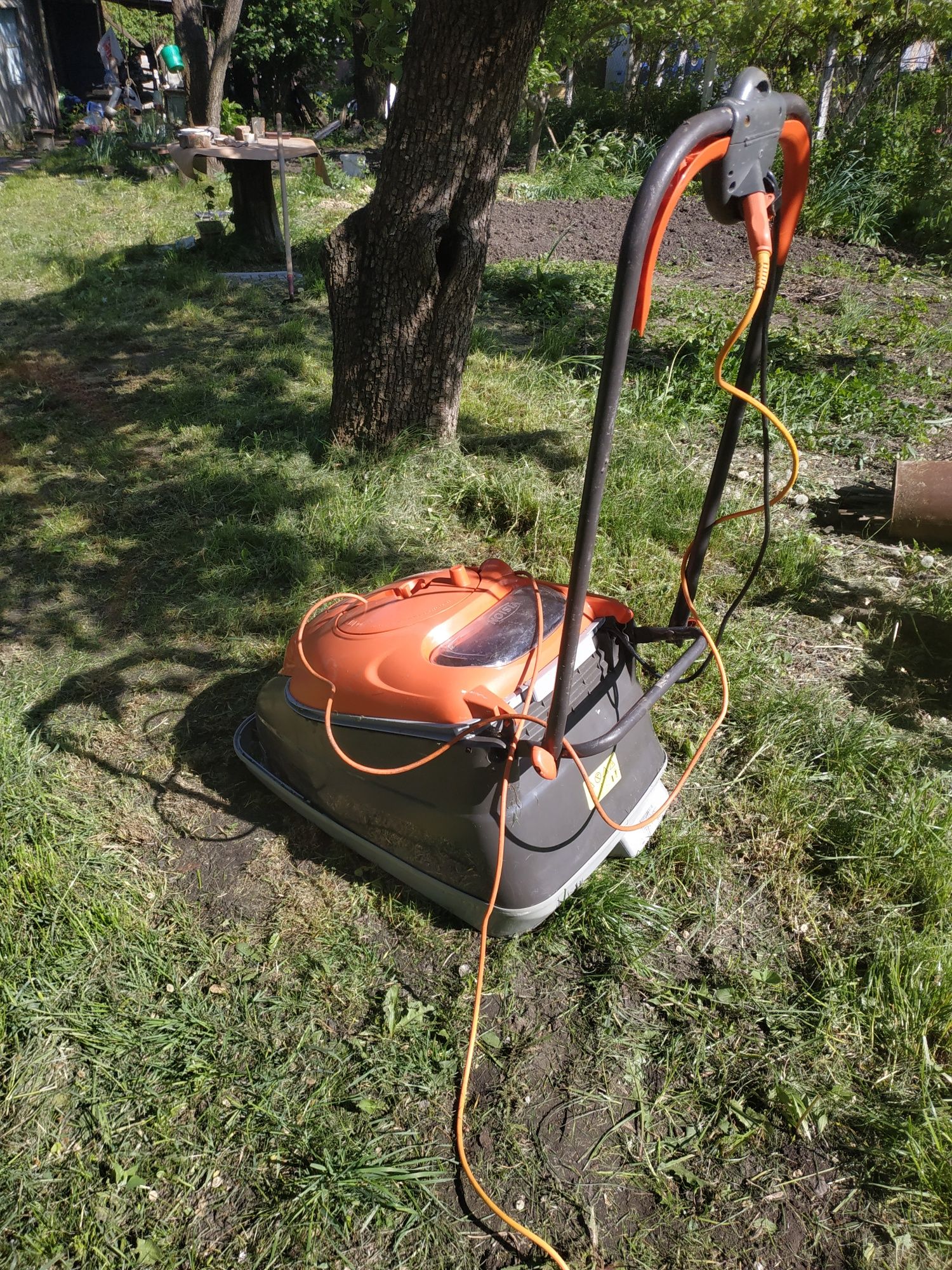 Газонокосарка електрична на повітряній подушці '"Flumo"