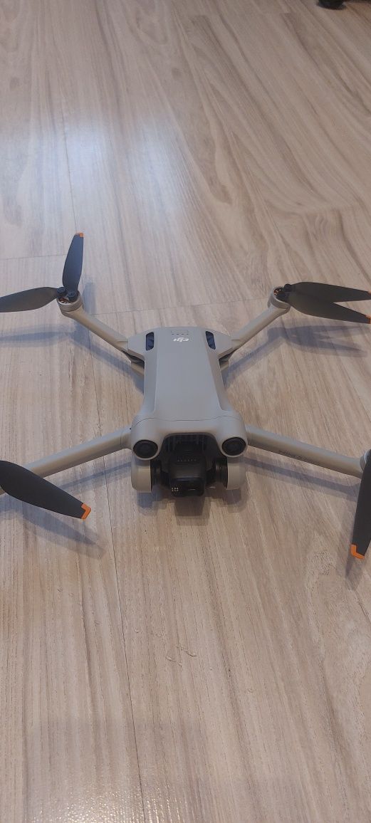 DJI Mini 3 Pro + 2 kontrolery (w tym RC z ekranem) | Stan jak nowy