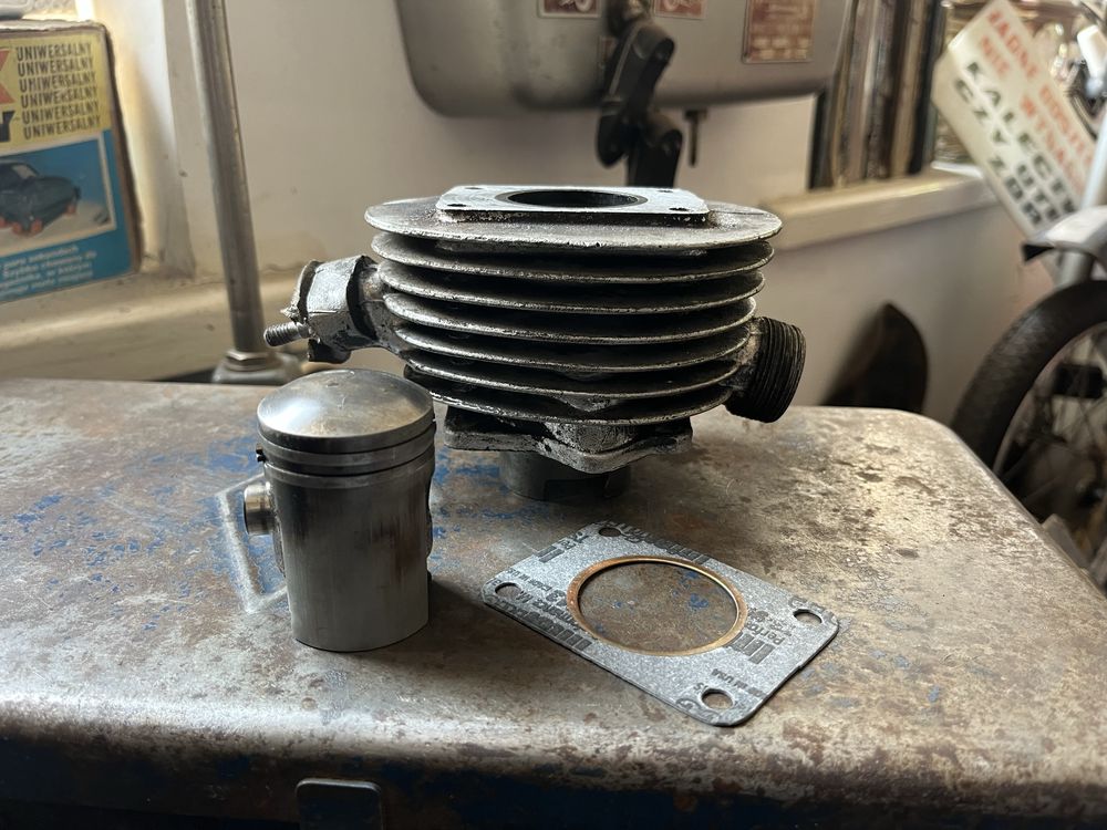 Romet Pegaz Komar 2350/2361 Motorynka cylinder ZMD 38mm