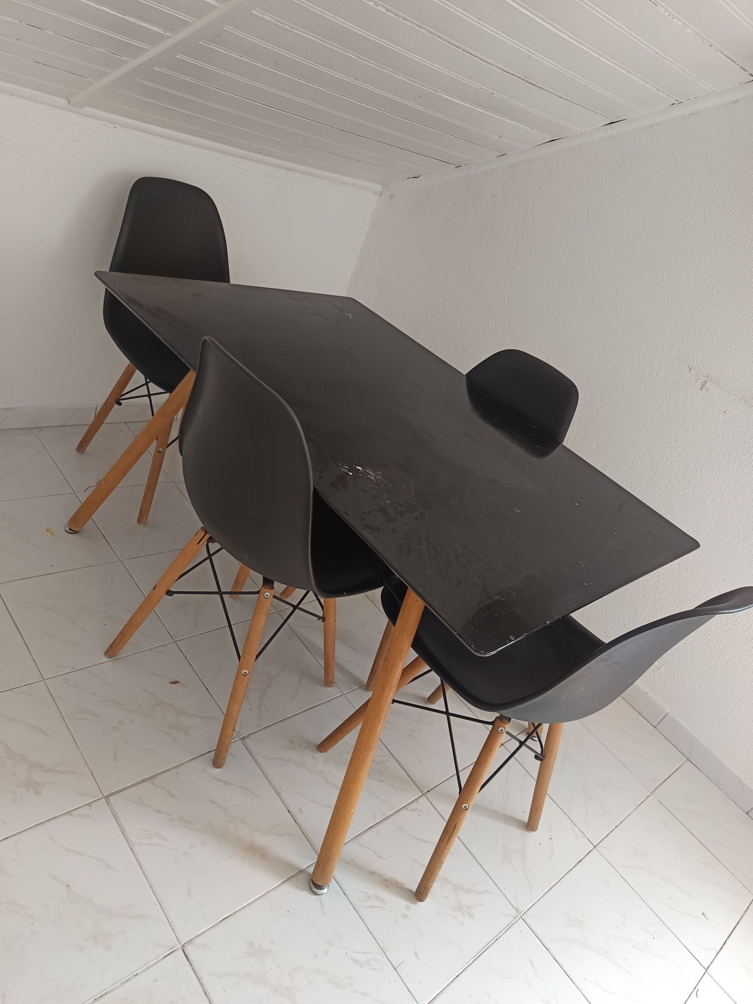 Mesa cadeiras para restauro