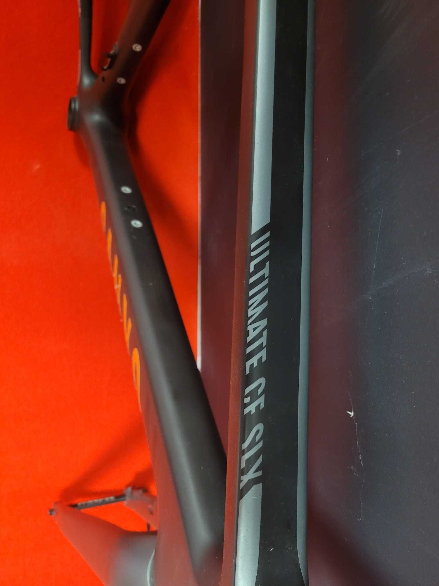 Rama szosowa Canyon Ultimate CF SLX