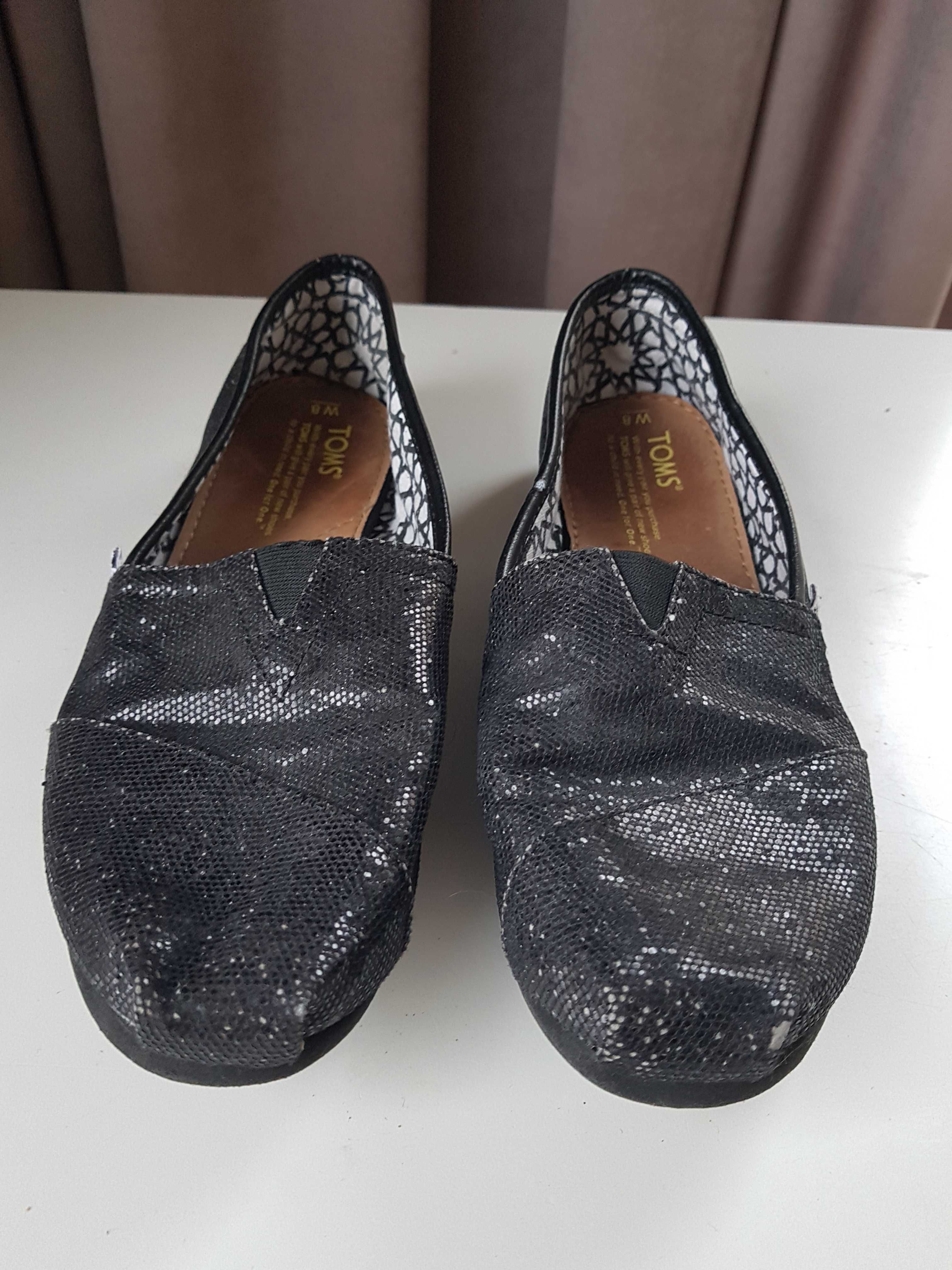 Toms slip on czarne brokatowe W8