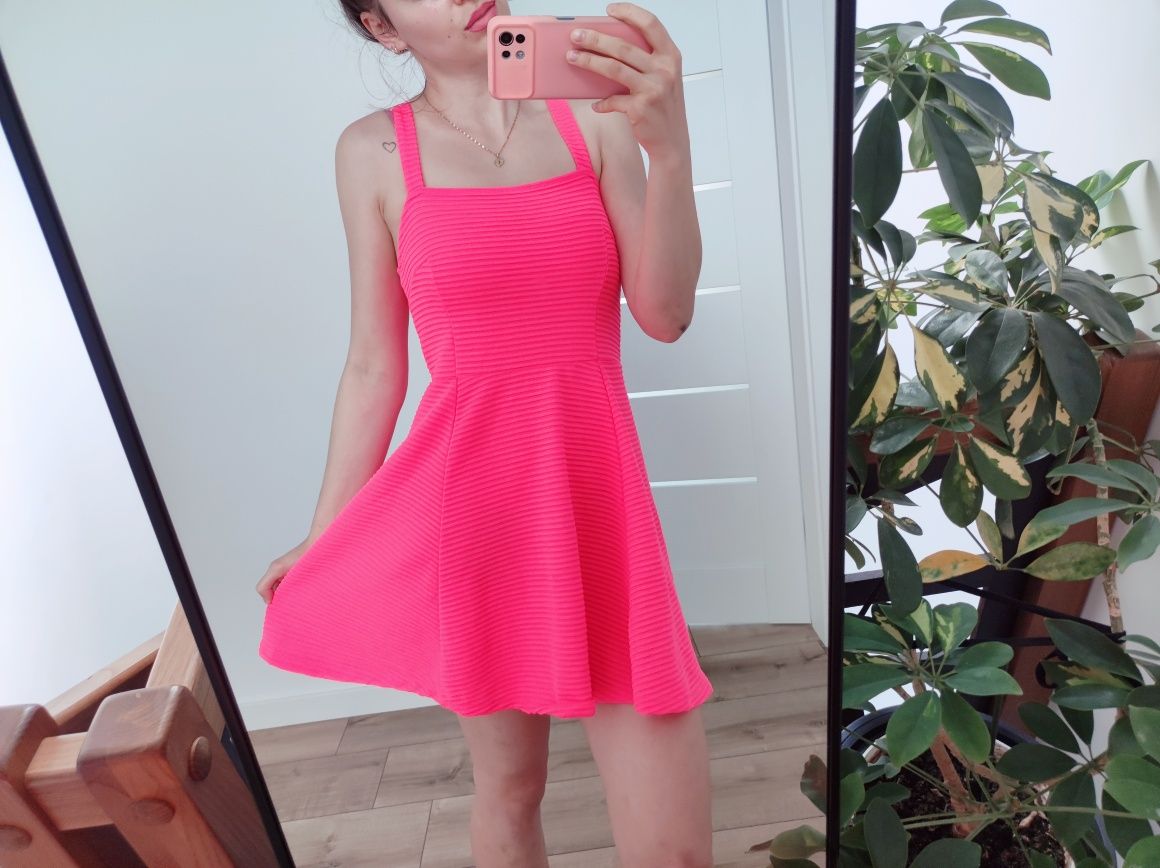 Sukienka piękna słodka neonowa róż prążkowana H&M