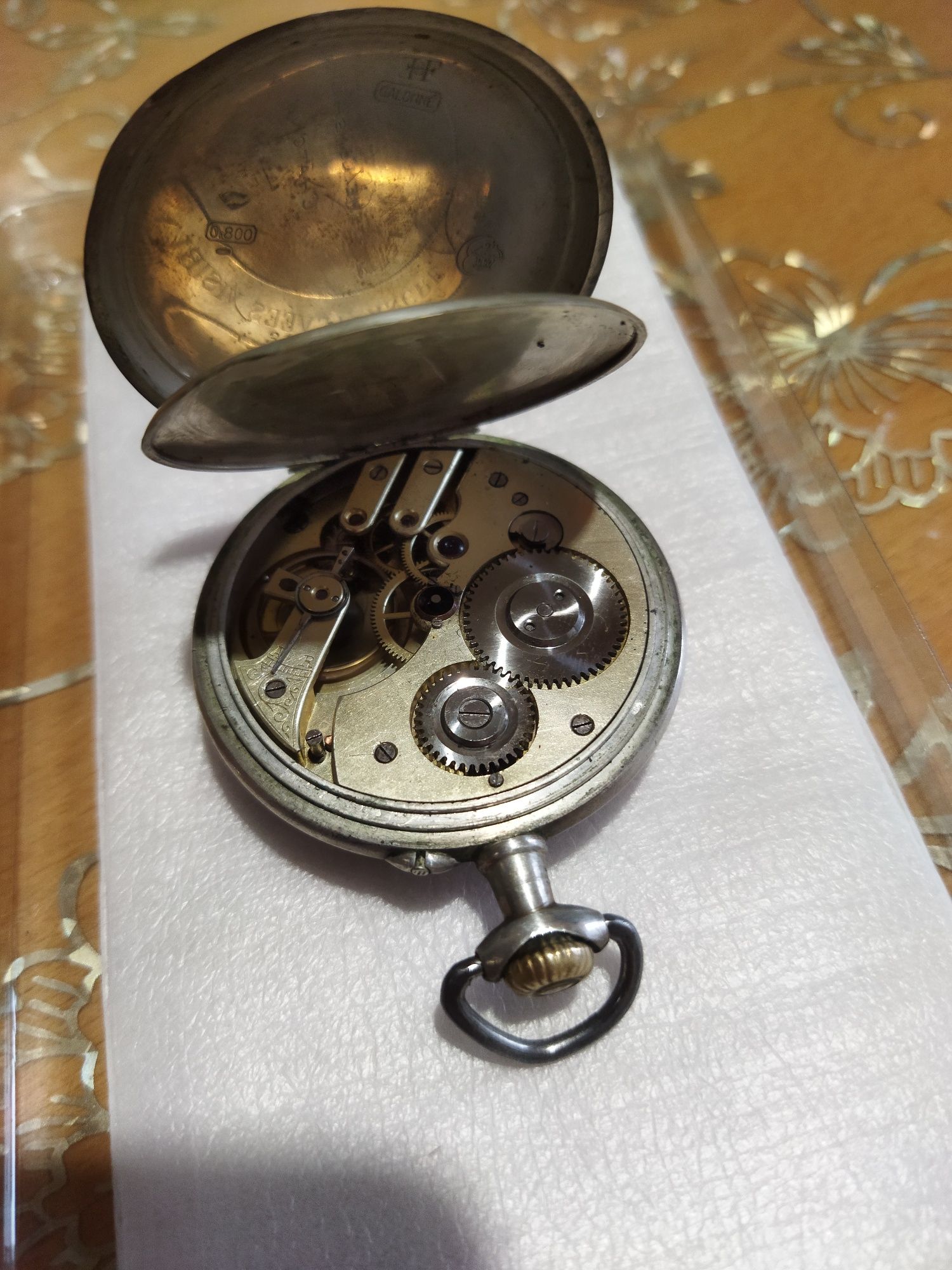 Продам швейцарские  часы (серебро с позолотой) на анкером ходу