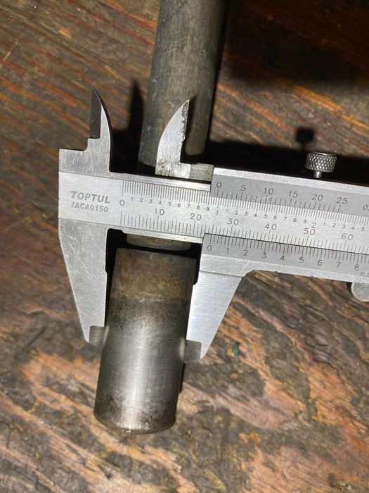 1 os oska oś koła kolo przednie przod honda crf 250 / 450 20mm