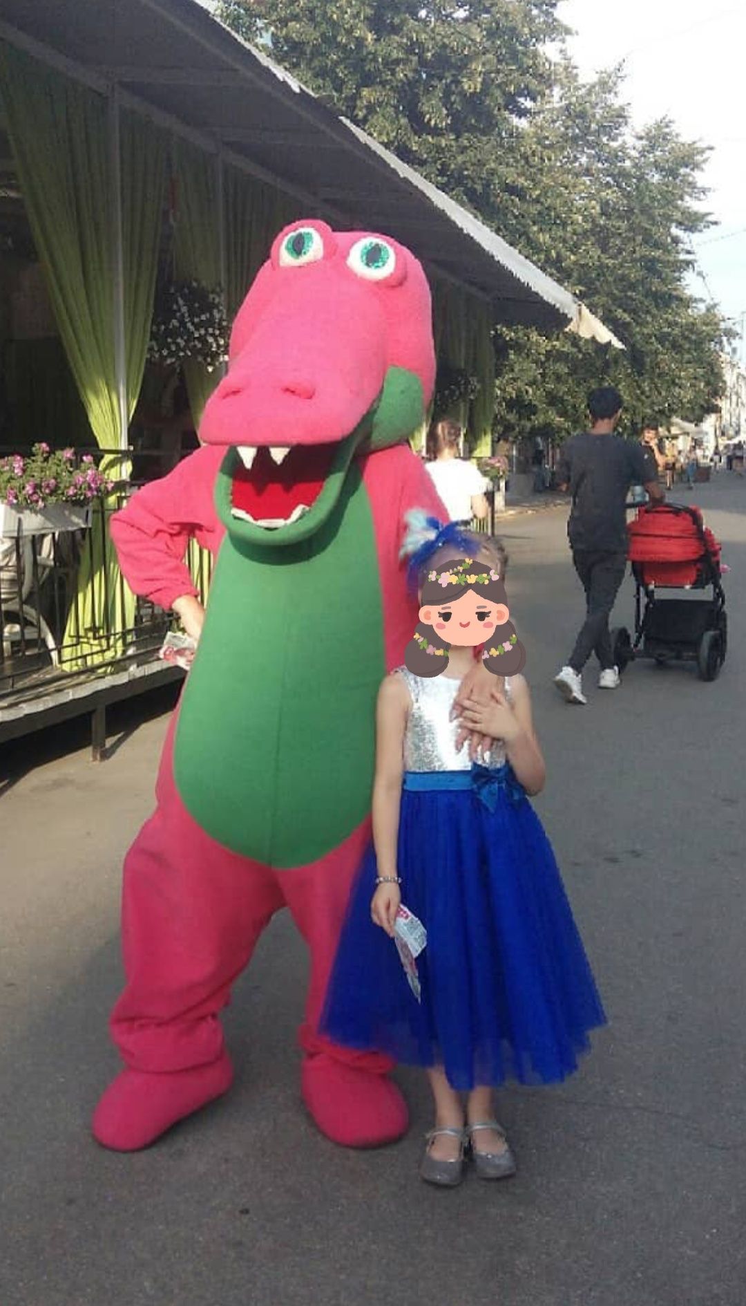 Неймовірно гарна випускна сукня