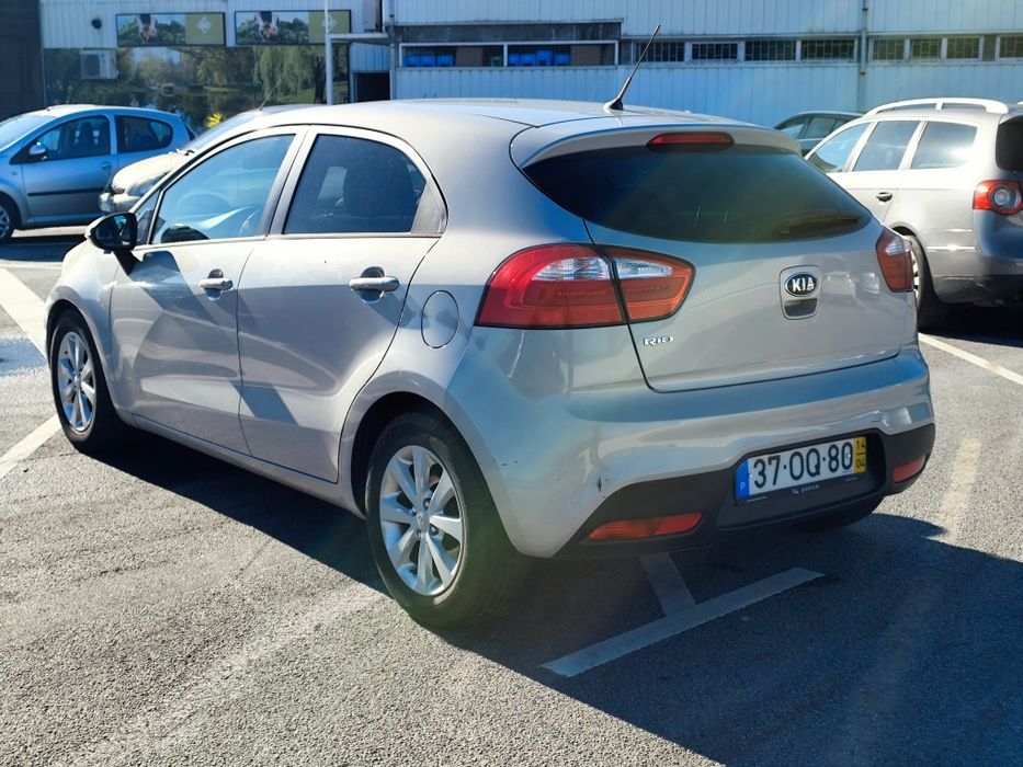 Kia Rio 1.25 CVVT 2014 • Muito Fiável • Económico • Revisão Incluída