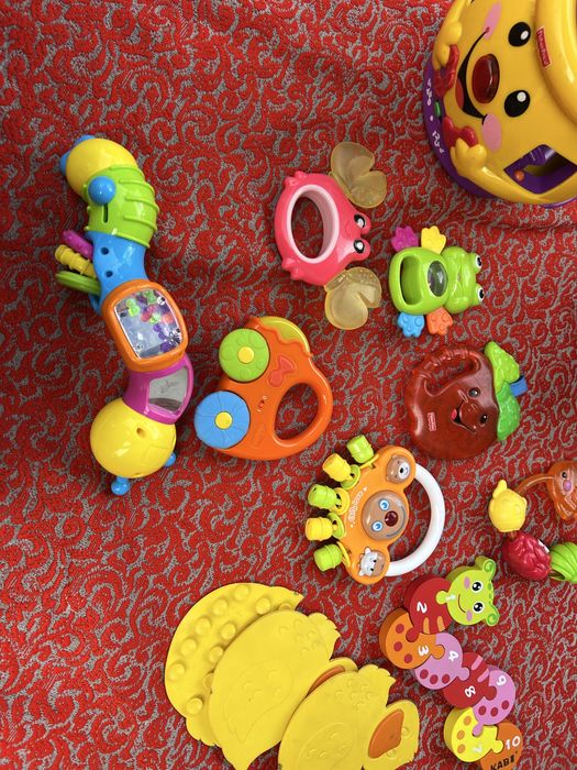 Дитячі розвиваючі іграшки