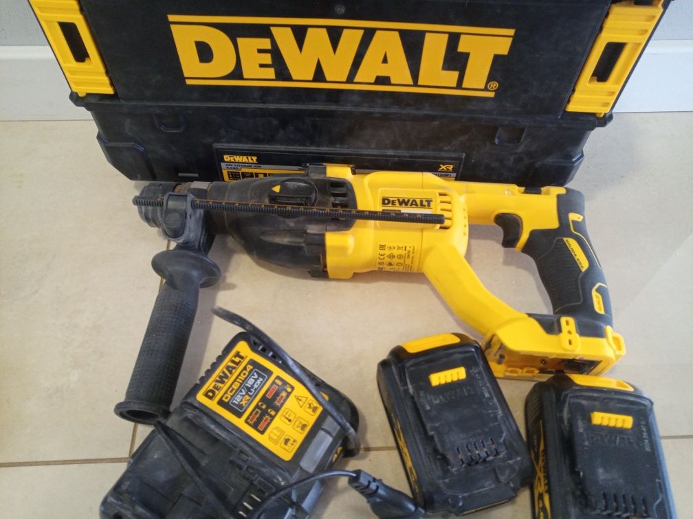DeWalt DCH młotowiertarka akumulatorowa , 2xaku , nowa