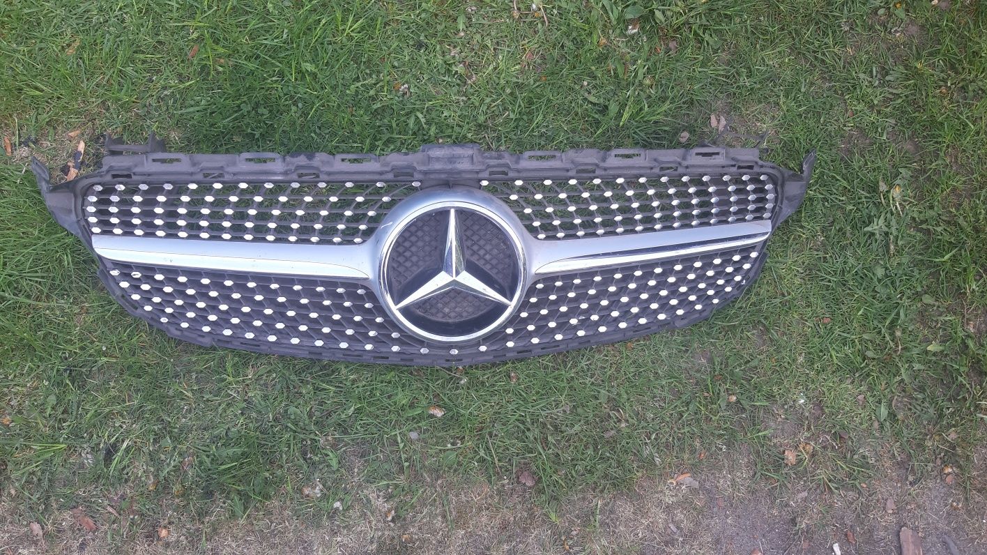 Atrapa grill mercedes