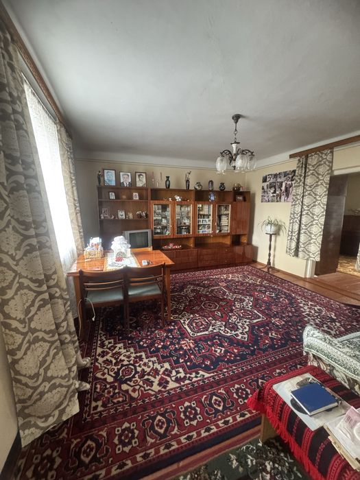 Продам 2/3 будинка в м. Сокаль