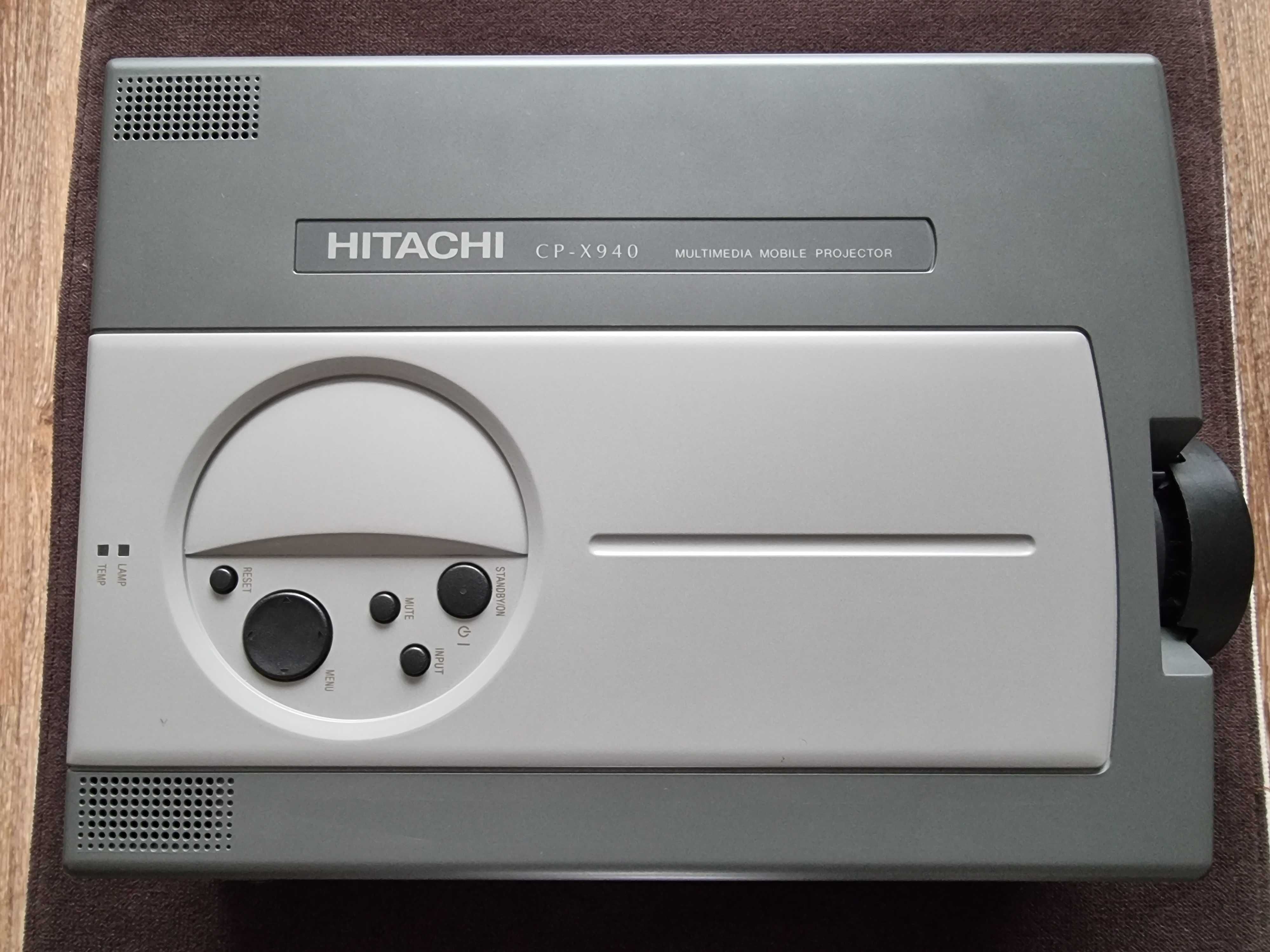 Projektor LCD Hitachi CP-X940 w dobrej cenie. Zobacz!