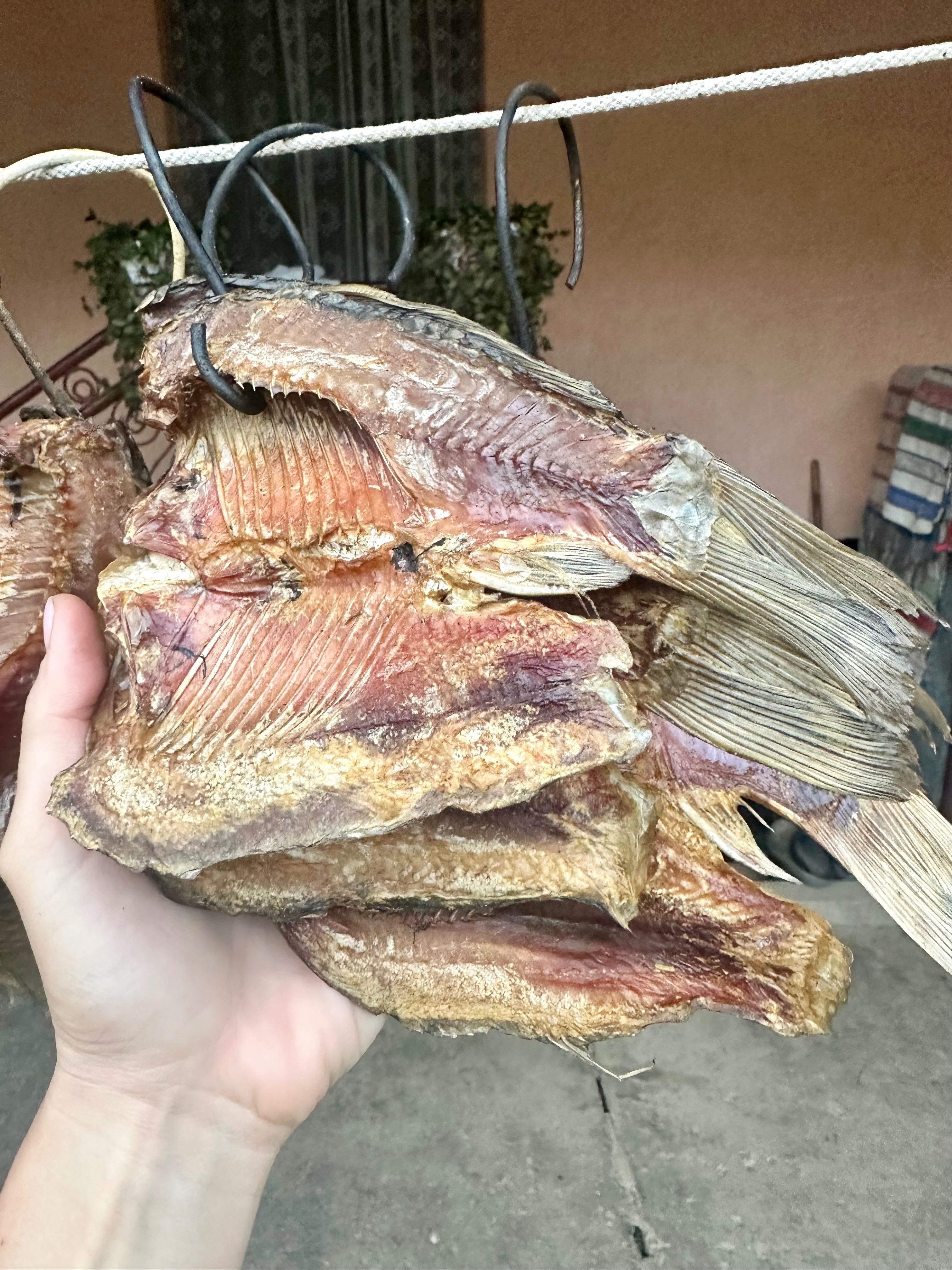 Вʼялено-копчена риба