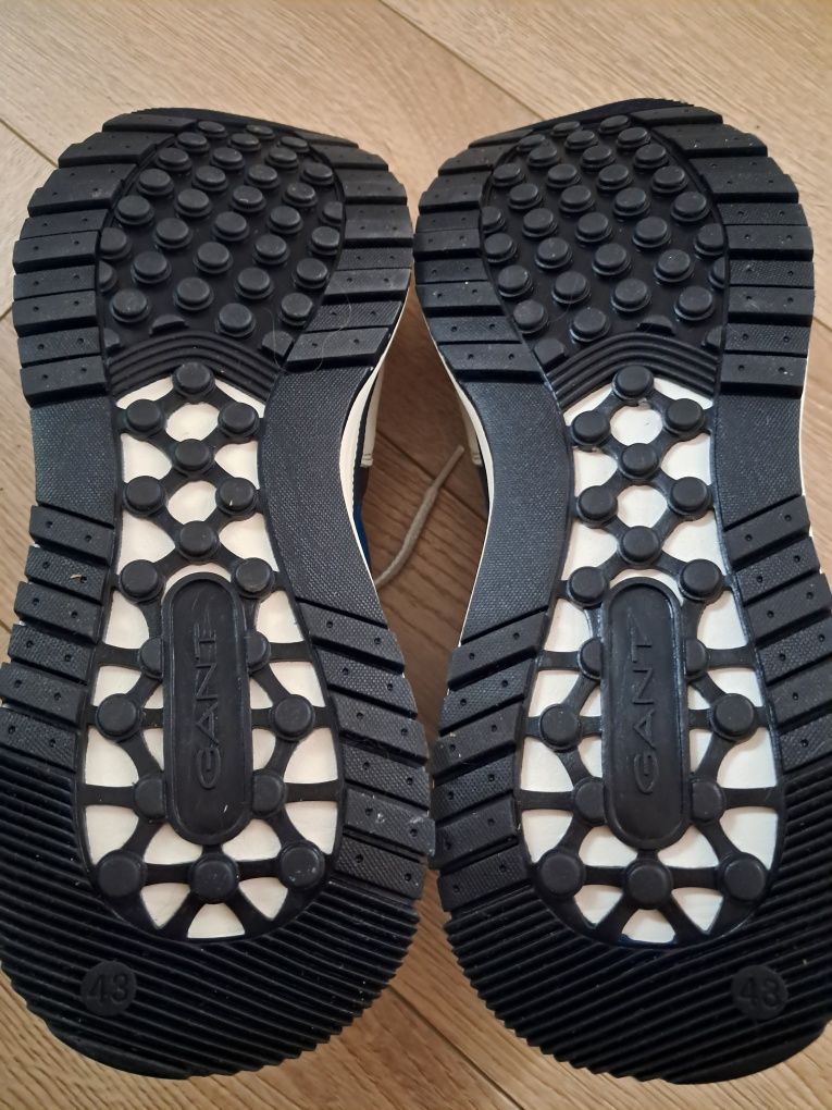 Buty Gant snakersy męskie rozm. 43 niebieskie
Sneakersy Stranzor 24637