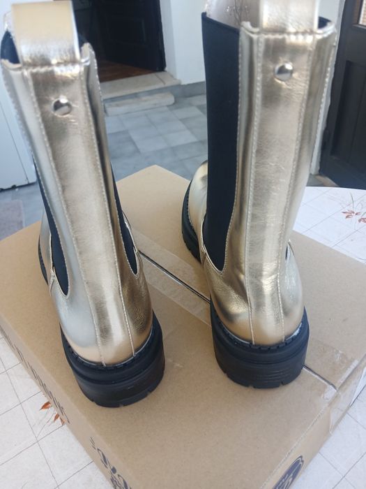 Botas novas tamanho 40