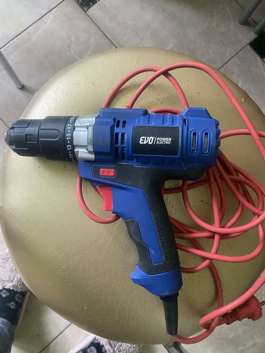 Шурупуверт мережевий