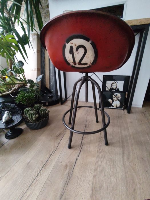 Krzesło loft , oryginalne siedzisko od traktora+  drugie siedzisko