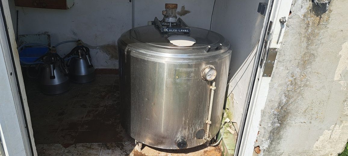 Schładzalnik (chłodnia , zbiornik na mleko) Alfa Laval 430 litrów