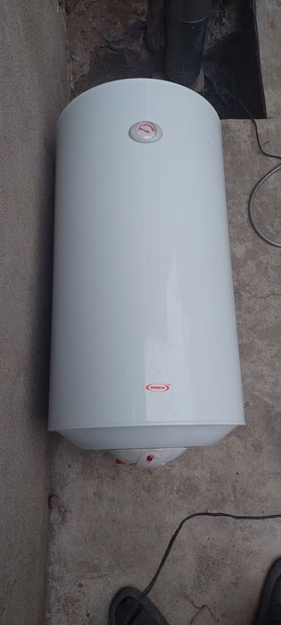 Продам бойлер на 100л.