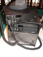 Radio amador Yaesu com fonte de alimentação