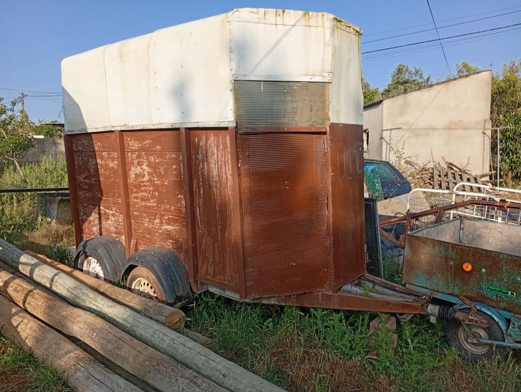 Reboque de 2 eixos