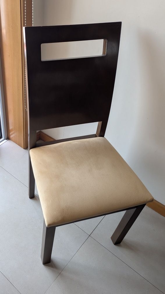 Mesa de Cozinha com Cadeiras