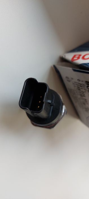 Датчик тиску палива 0281006507