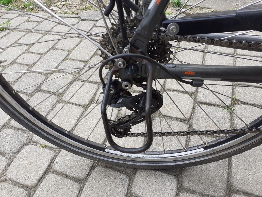 KTM Avento plus.