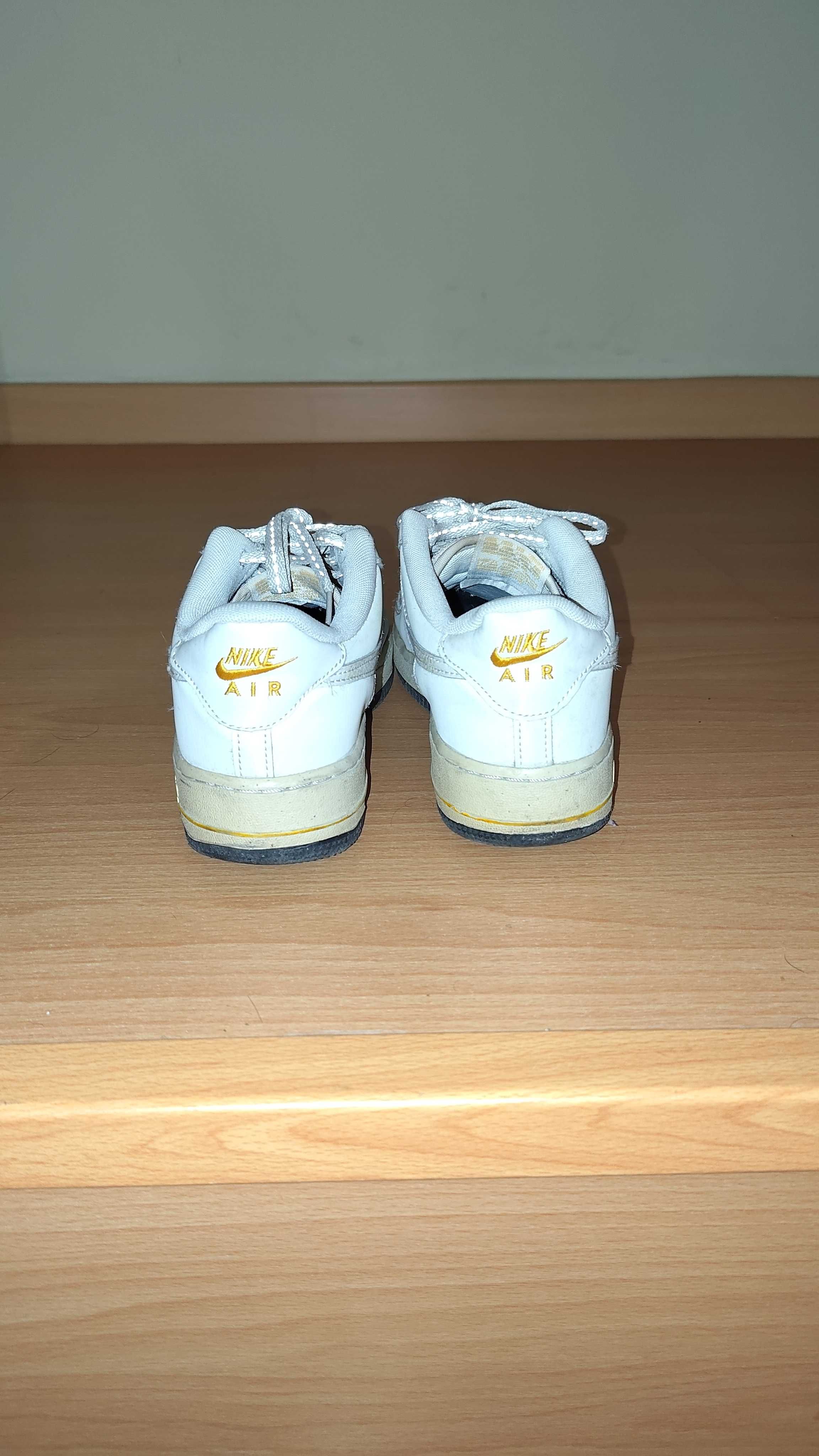 Nike Air Force 1 Bege Número 39