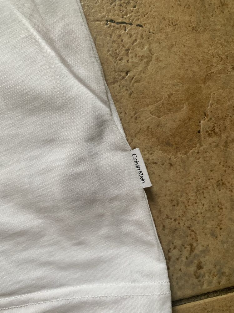 Футболка Calvin Klein. S