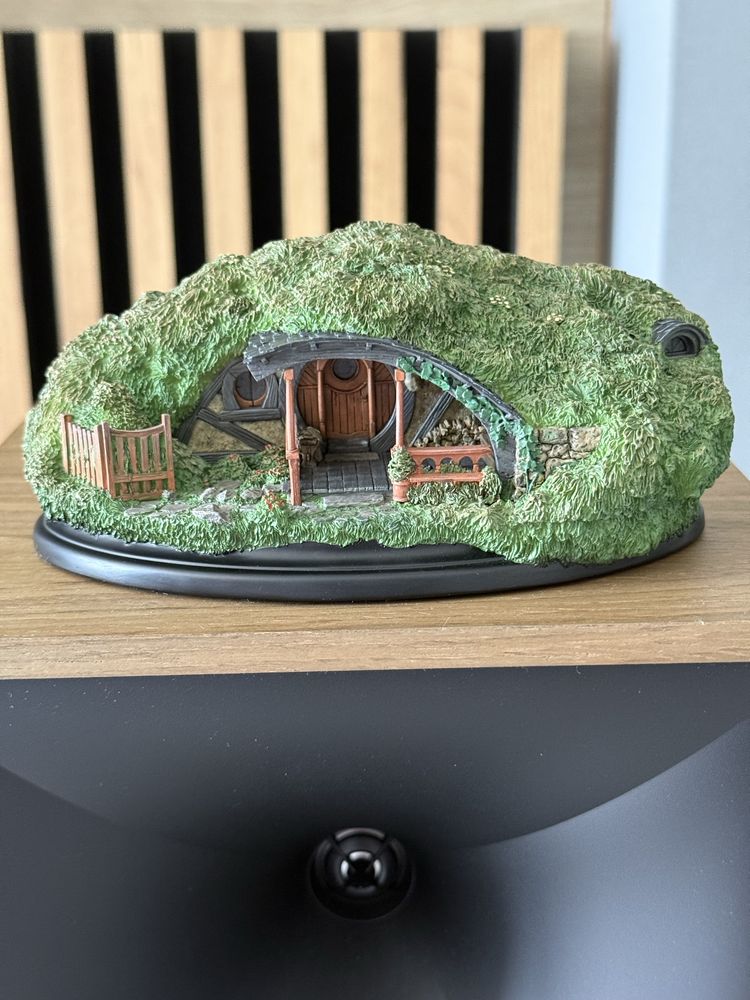 Фигурка хижина хоббита 39 LOW ROAD от WETA workshop