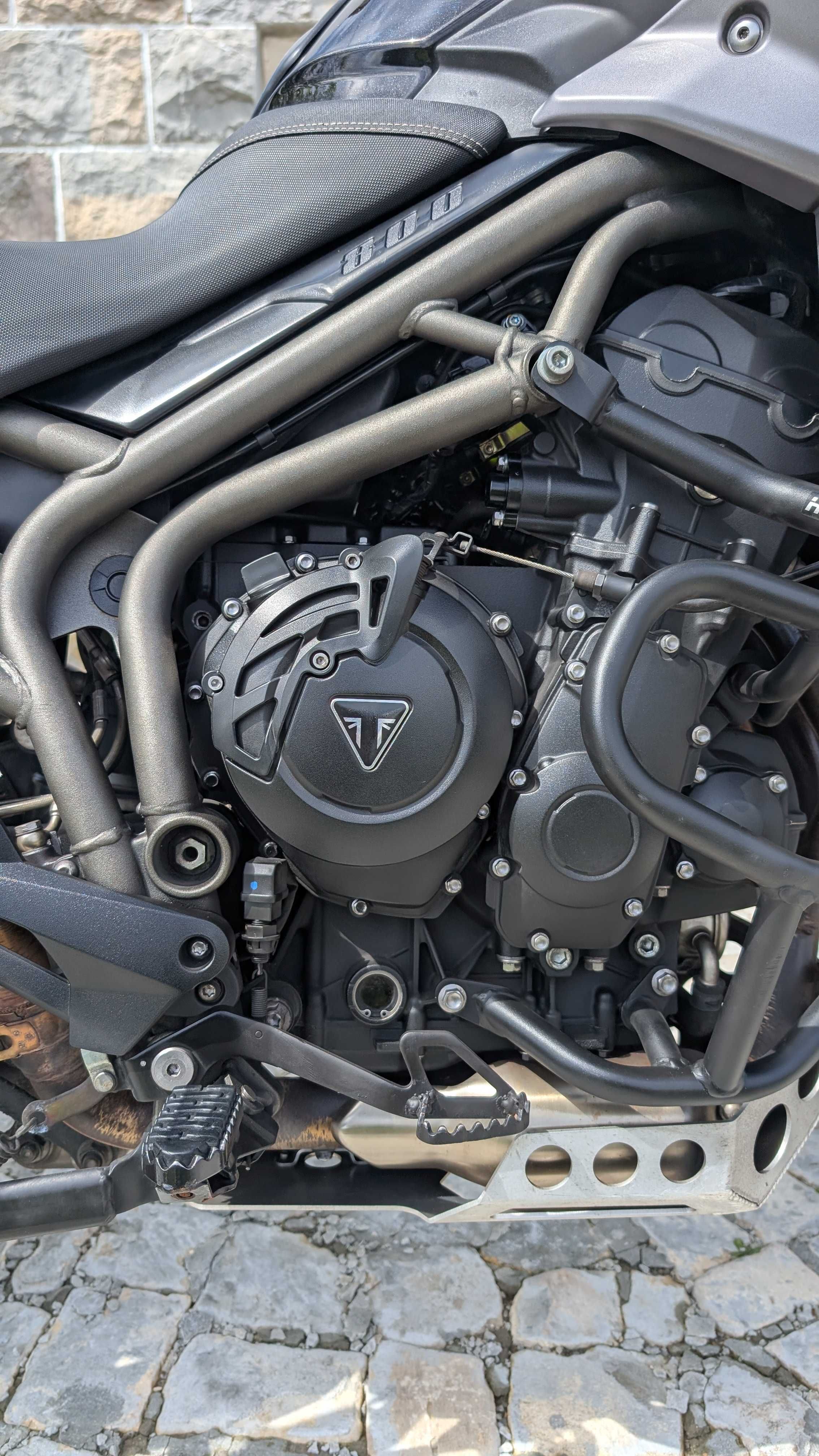 Triumph Tiger 800 XCX