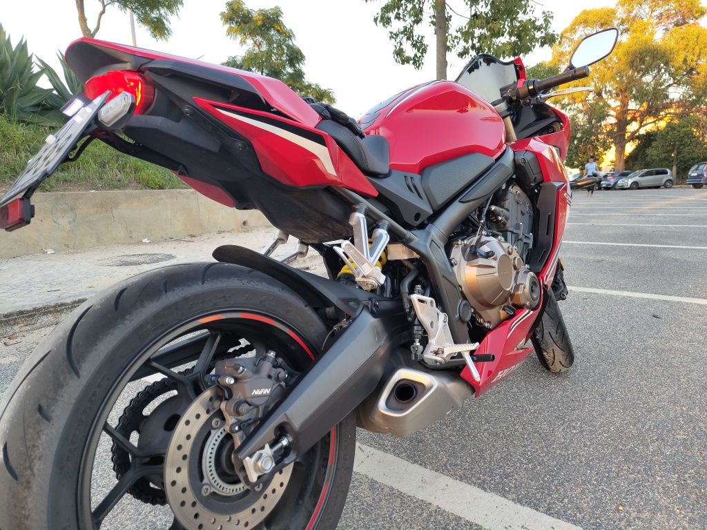 CBR650R 2019 como nova