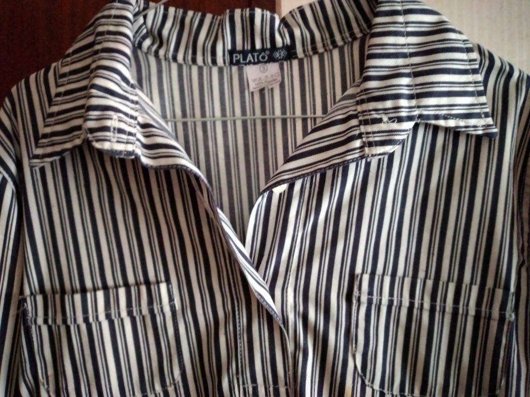 Camisa às riscas feita em Cabo Verde