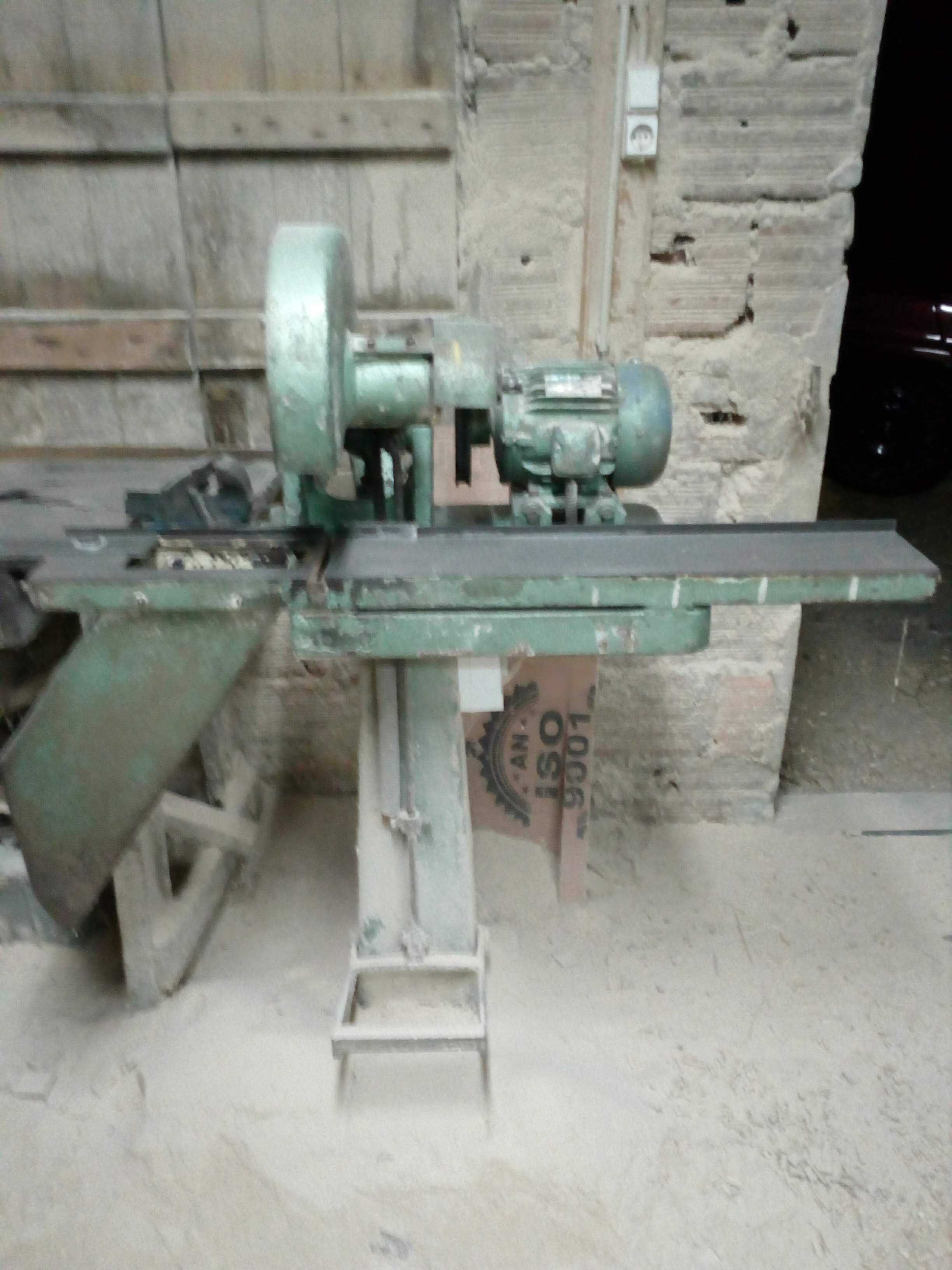 Máquina de traçar madeira