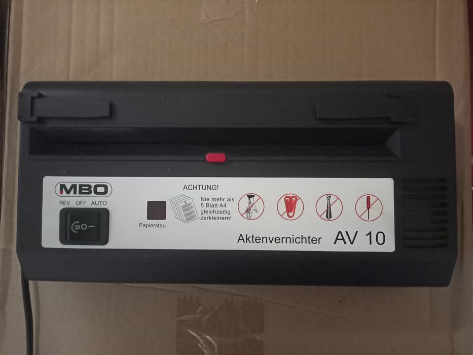Шредер, подрібнювач паперу, знищчувач документів