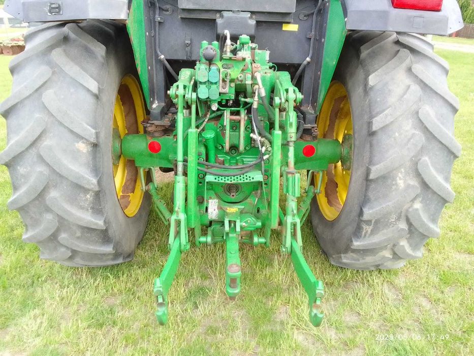 Ciągnik JOHN DEERE 6110SE 85KM z ładowaczem czołowym turem mechaniczny