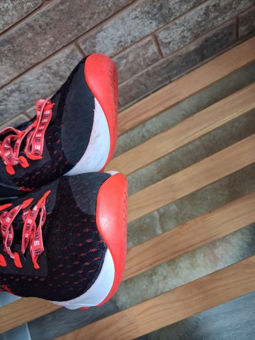 Чоловічі баскетбольні кросівки Nike LeBron Witness 5 EP Bred