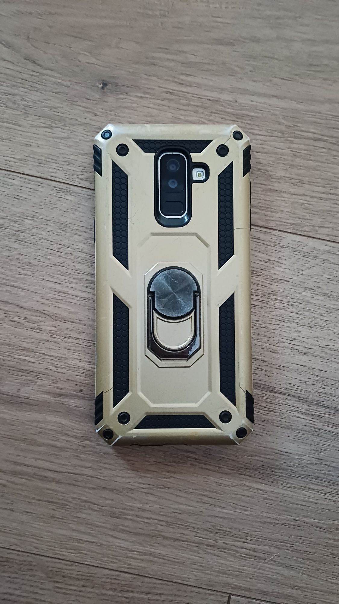 Продам телефон самсунг а 6 +